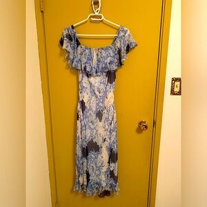 Ralph Lauren dress, 100% silk, size 12. Blue hues and white . Pure Elegance.